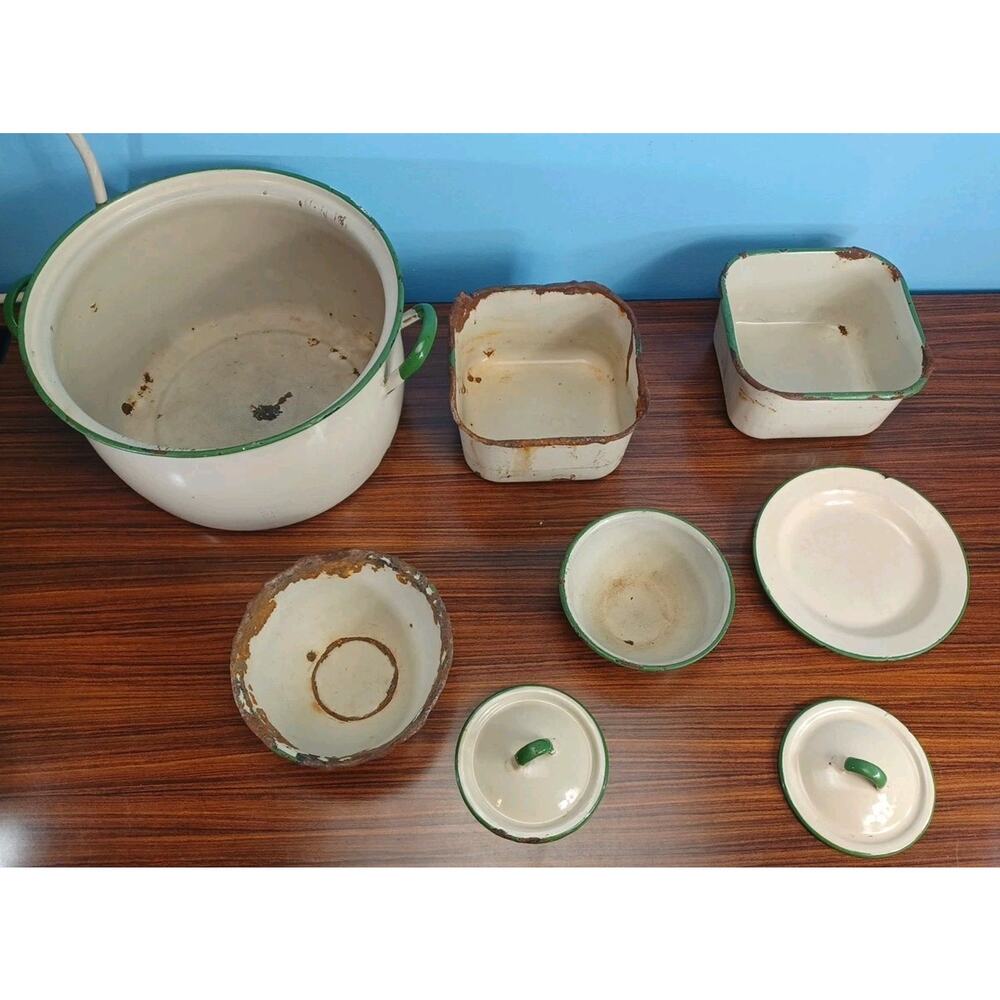Vintage Enameled Green Trim Cookware Pot Bowls Plate Lids Lot Of 8 Farmhouse